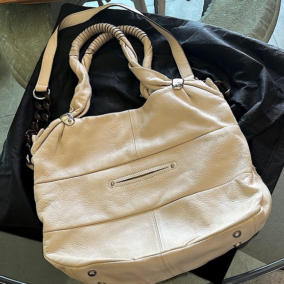 b. Makowsky tan cream & gold bag beautiful leather w/dust bag silver hardware - Picture 4 of 17